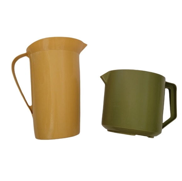 Vintage - MCM Gold and Avocado Plastic Pitcher Set - Picture 2 of 6